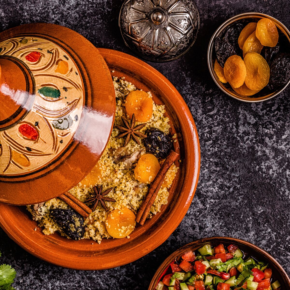 la-vraie-recette-du-couscous-marocain-a-tester-pour-le-ramadan-et-nos-astuces-pour-bien-le-conserver